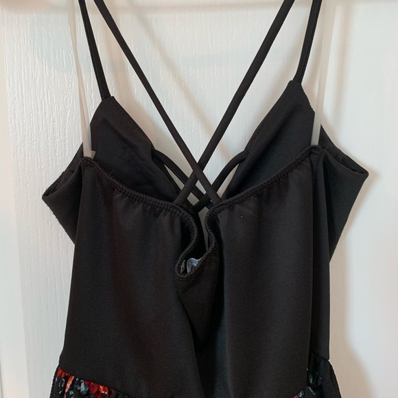 Crossback Floral Dress - Picture 3 of 3